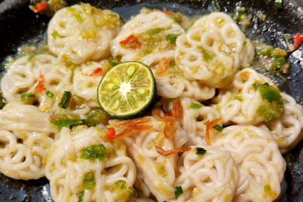 Seblak Cobek Rafael: Pedasnya Bikin Ketagihan!